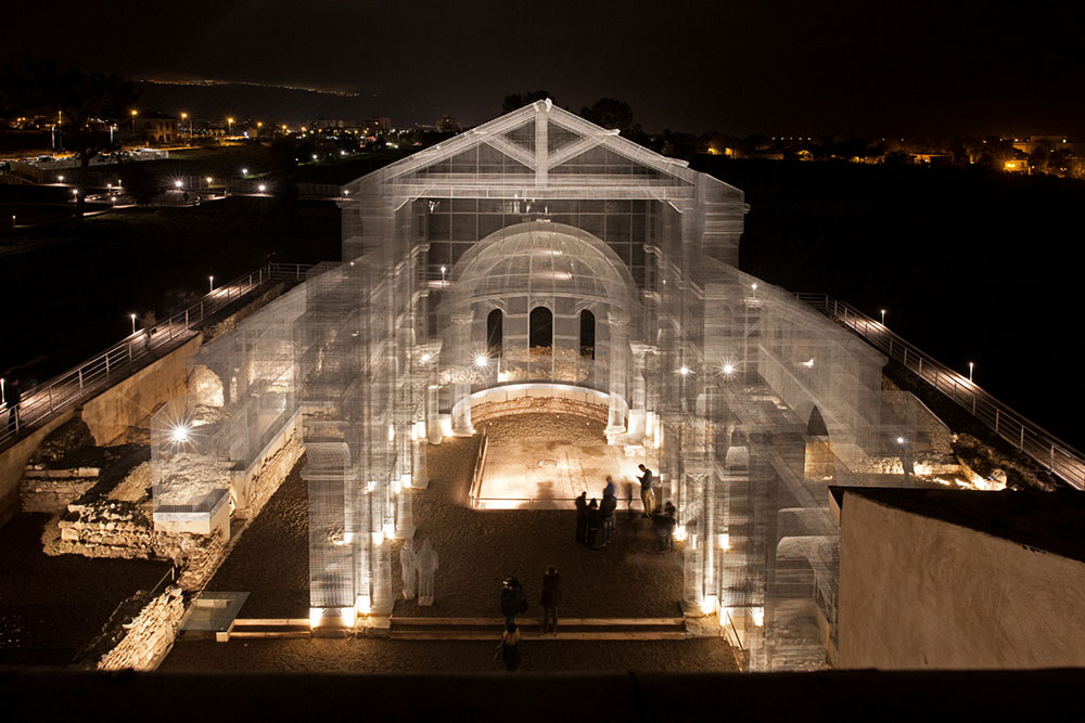 Le Bon Marche sculpture by Edoardo Tresoldi is architectural wire mesh -  Curbed