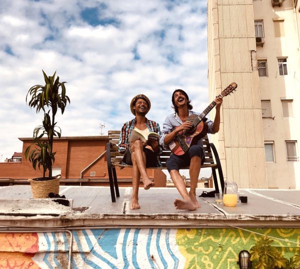 Singing-on-the-roof-by-@lepetitmutant-Spain