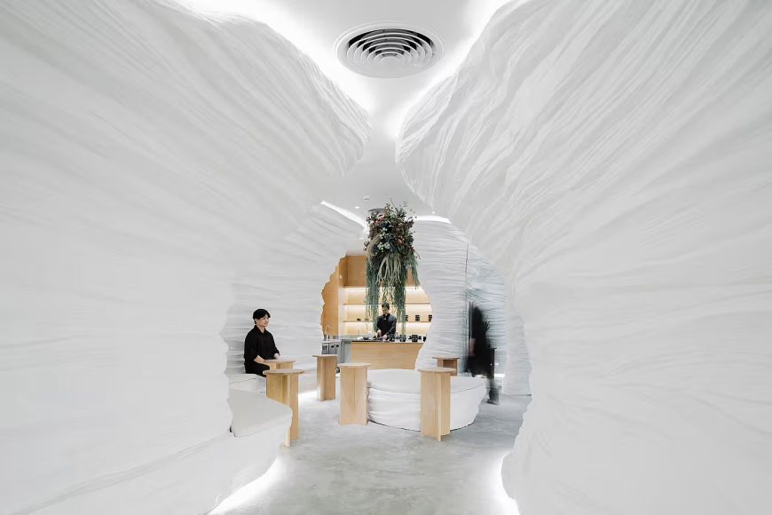 004-ksana-tea-house-a-cave-like-matcha-retreat-in-central-bangkok-plaza-1390x927