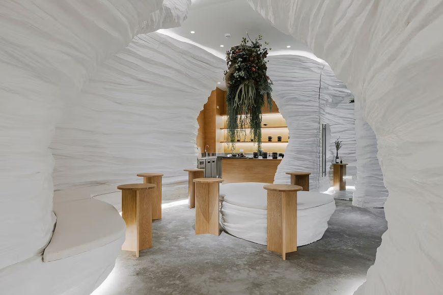 006-ksana-tea-house-a-cave-like-matcha-retreat-in-central-bangkok-plaza-1390x927