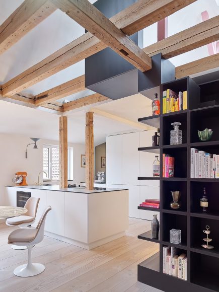 005-apartment-o-a-walkable-bookshelf-recasts-living-across-two-levels-1390x1853