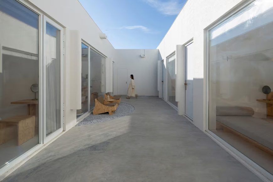 012-sleeping-lab-tang-by-atelier-dmore-1390x927